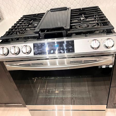 Flowealth Property Luxury Villa Near Lake Netflix Tv Wifi Calgary Luaran gambar