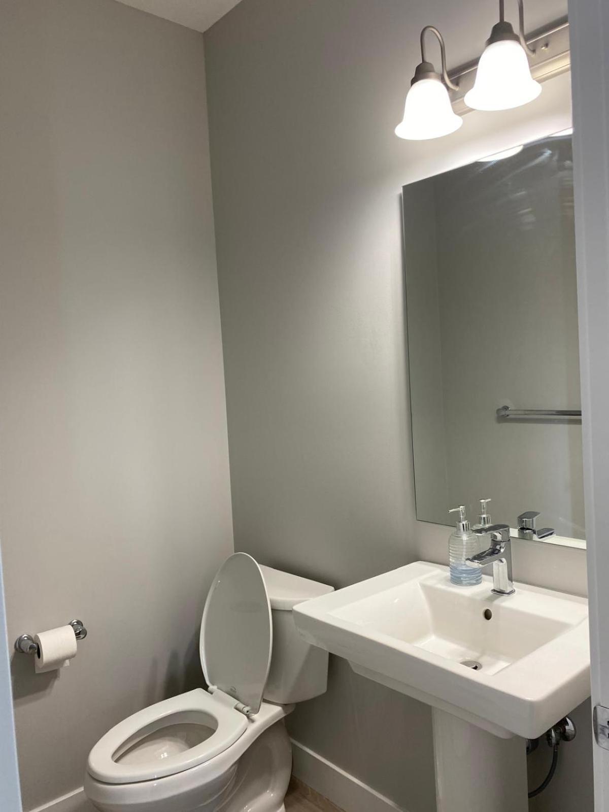 Flowealth Property Luxury Villa Near Lake Netflix Tv Wifi Calgary Luaran gambar