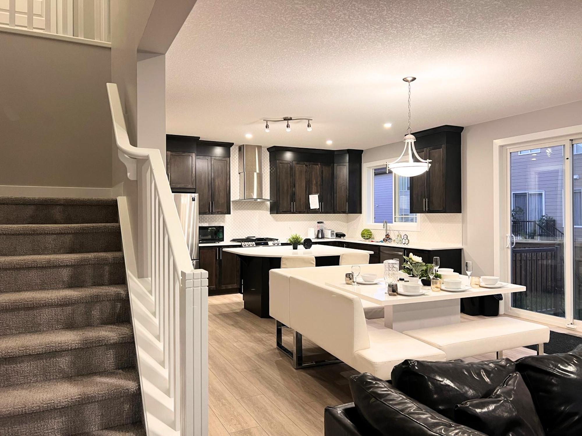 Flowealth Property Luxury Villa Near Lake Netflix Tv Wifi Calgary Luaran gambar