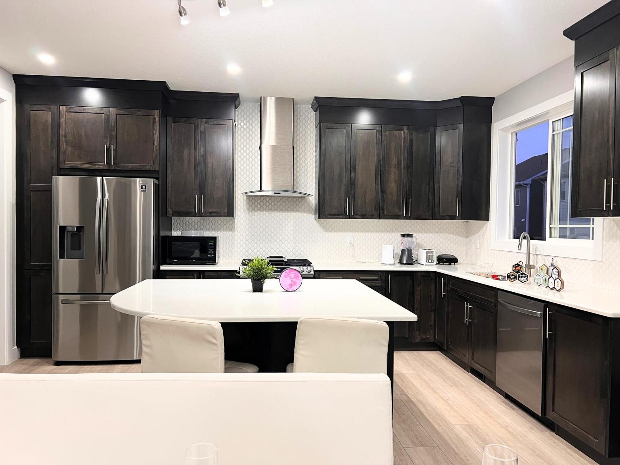 Flowealth Property Luxury Villa Near Lake Netflix Tv Wifi Calgary Luaran gambar